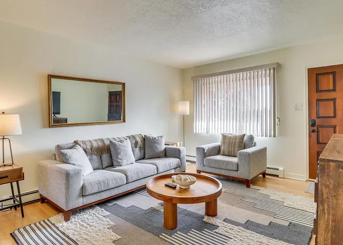 2 Mi To Unm Campus Home In Quiet Area Of Abq