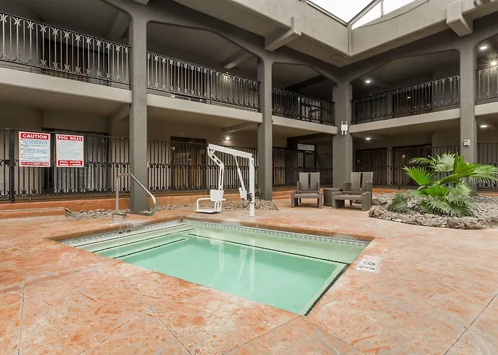 Wyndham Albuquerque Hotel & Conference Center