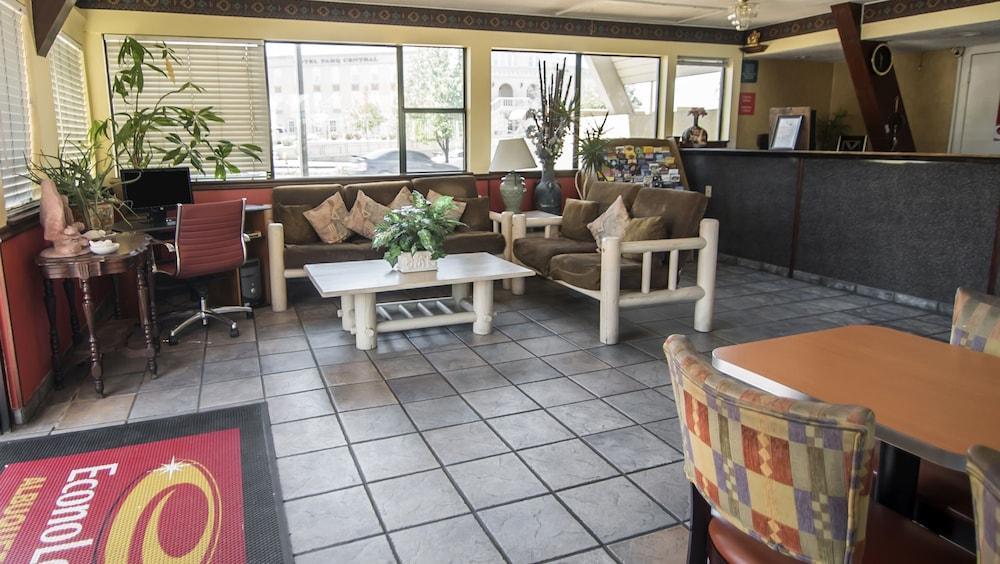 Super 8 By Wyndham Downtown Motel Albuquerque