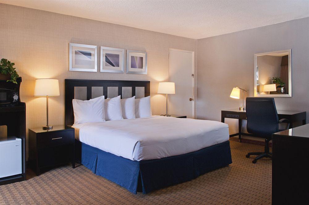 Wyndham & Conference Center Hotel