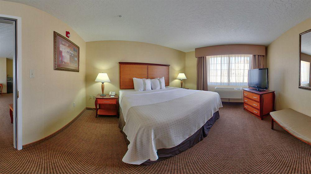 & Airport By Ihg Hotel 3*