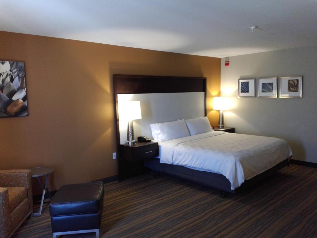 & Albuquerque-north I-25 By Ihg