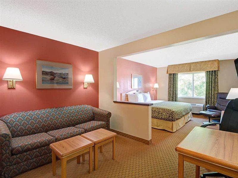 Hotel Days & By Wyndham Airport