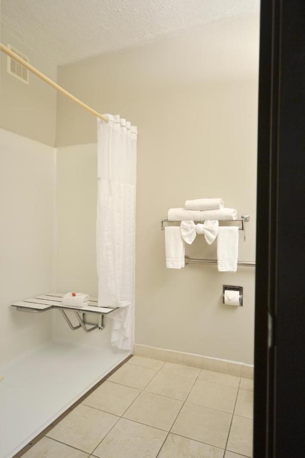 Hotel Days & By Wyndham Airport