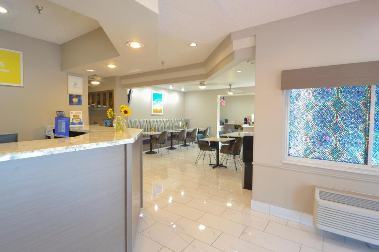 Hotel Days & By Wyndham Airport 2*