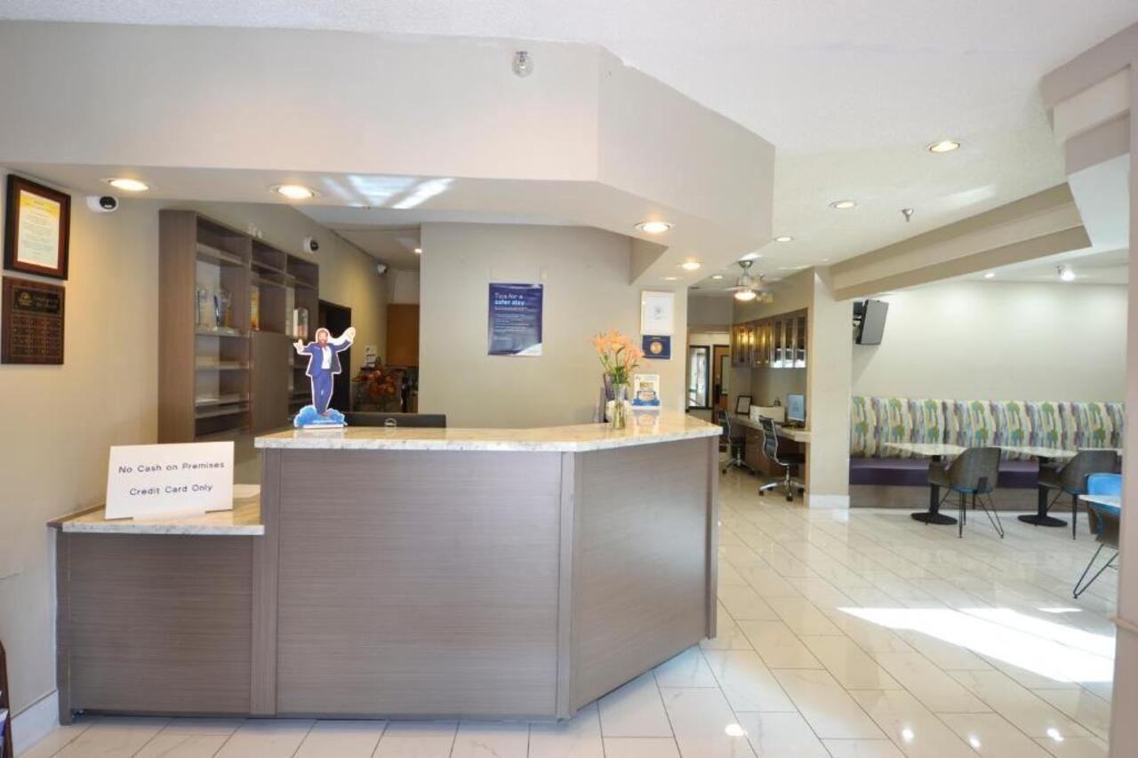 Days & By Wyndham Airport Albuquerque