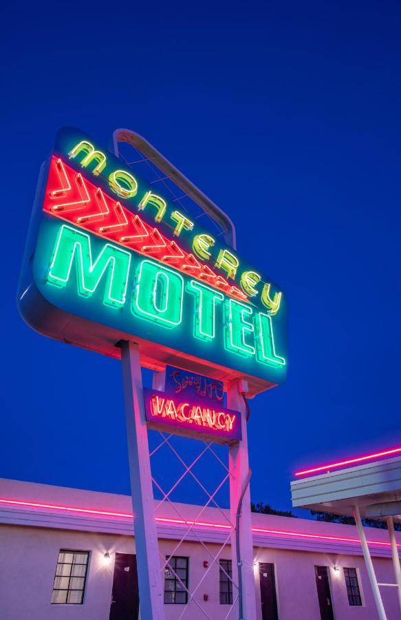 The Monterey Motel 2*