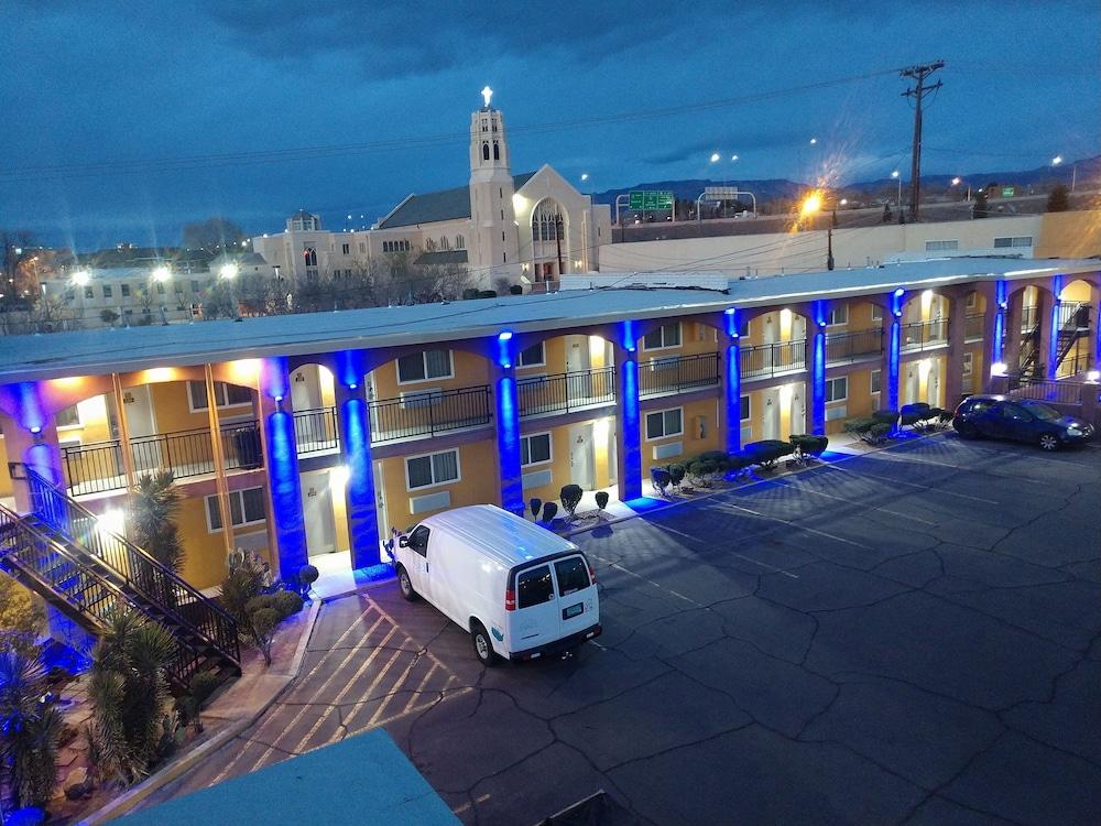 Inn Rodeway Downtown On Rt 66 2*