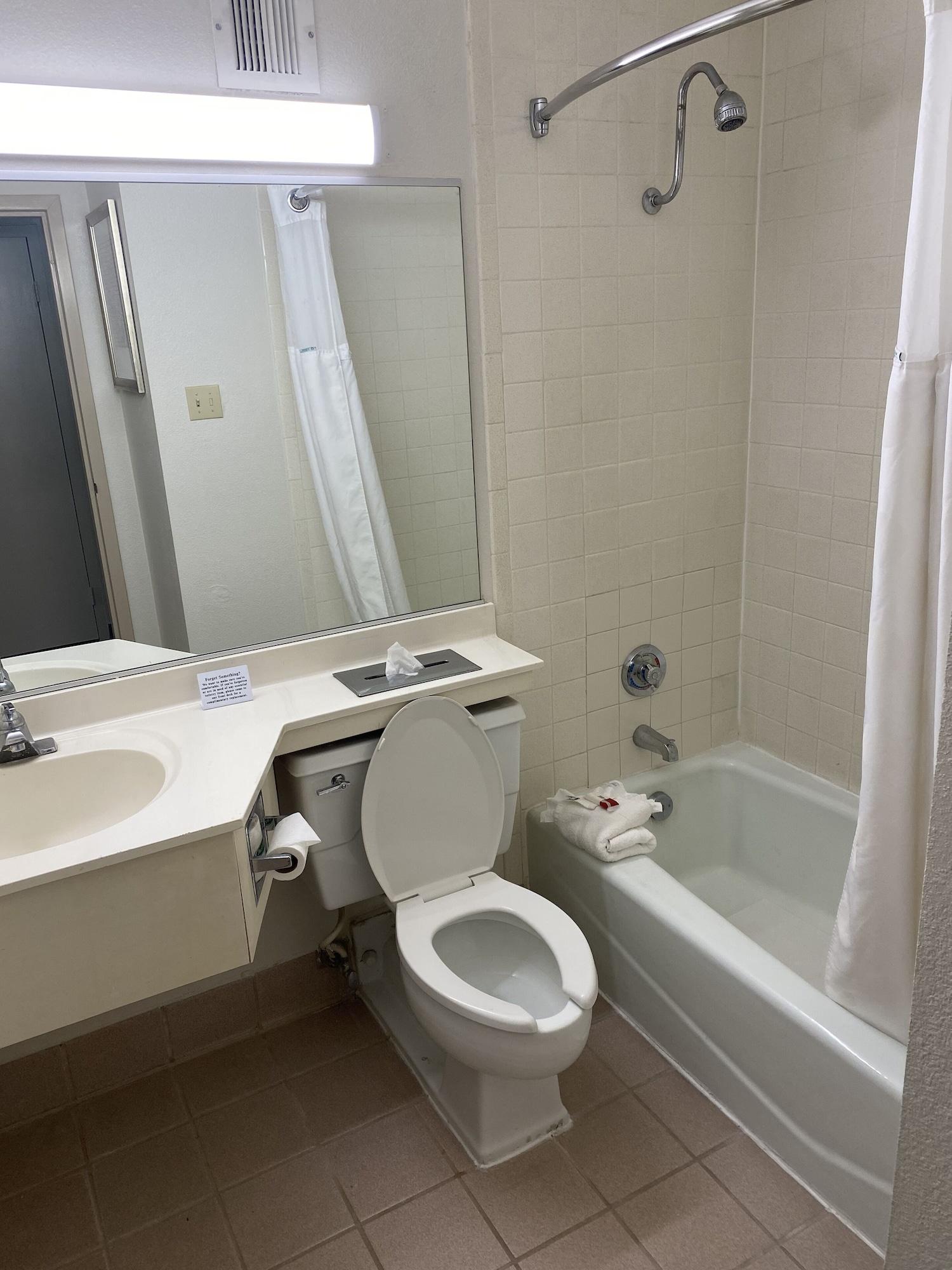 Ramada By Wyndham Midtown Hotel Albuquerque