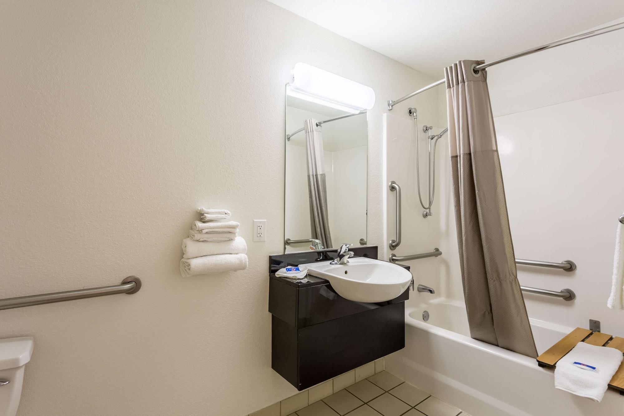 Hotel 6-albuquerque, Nm - South - Airport 2*