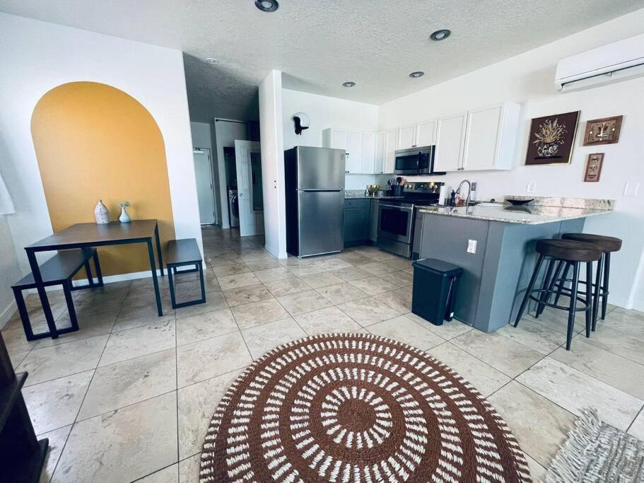 Villa Pet Friendly! Private Retreat In Nob Hill Albuquerque