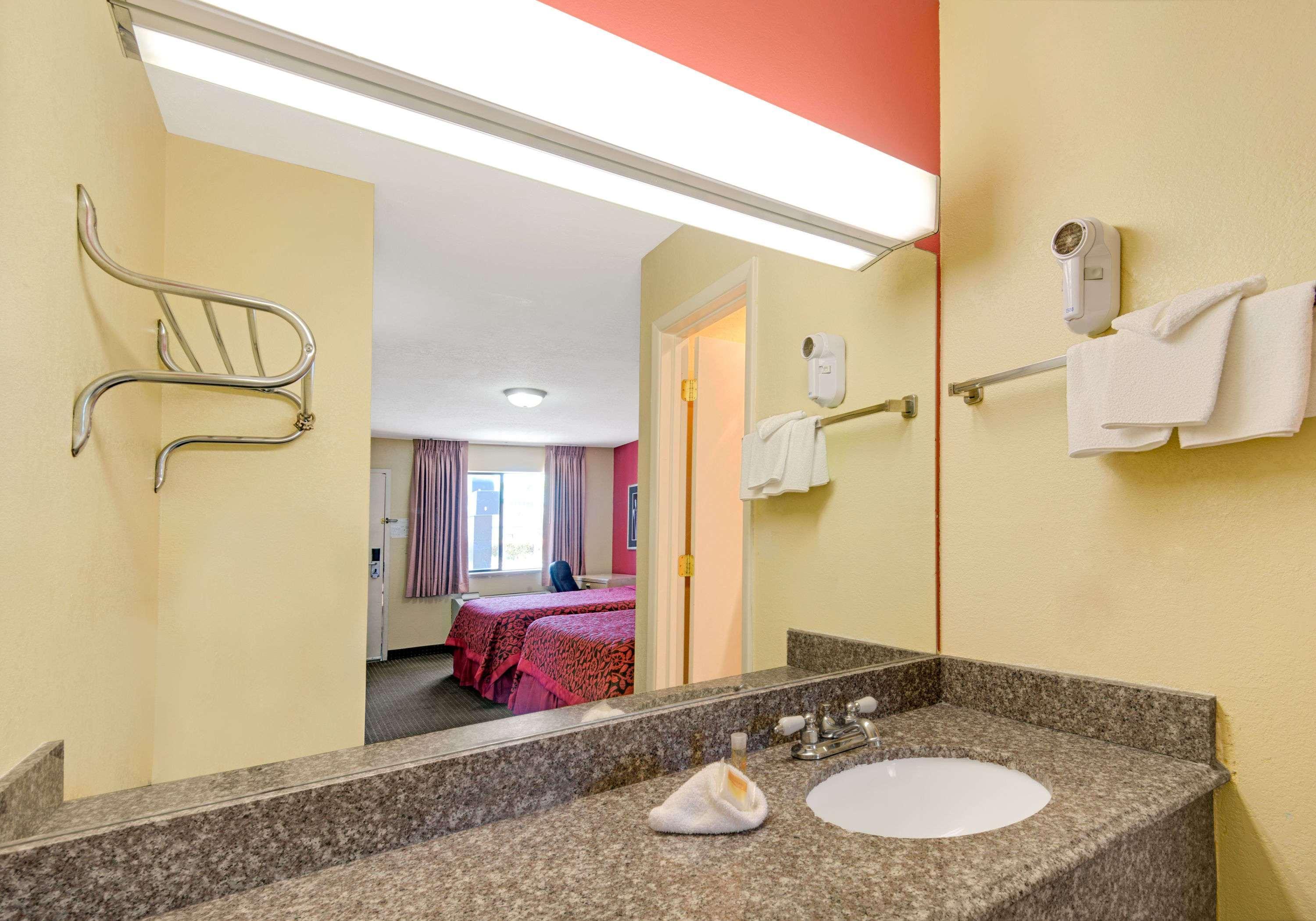 Hotel Days By Wyndham East Albuquerque