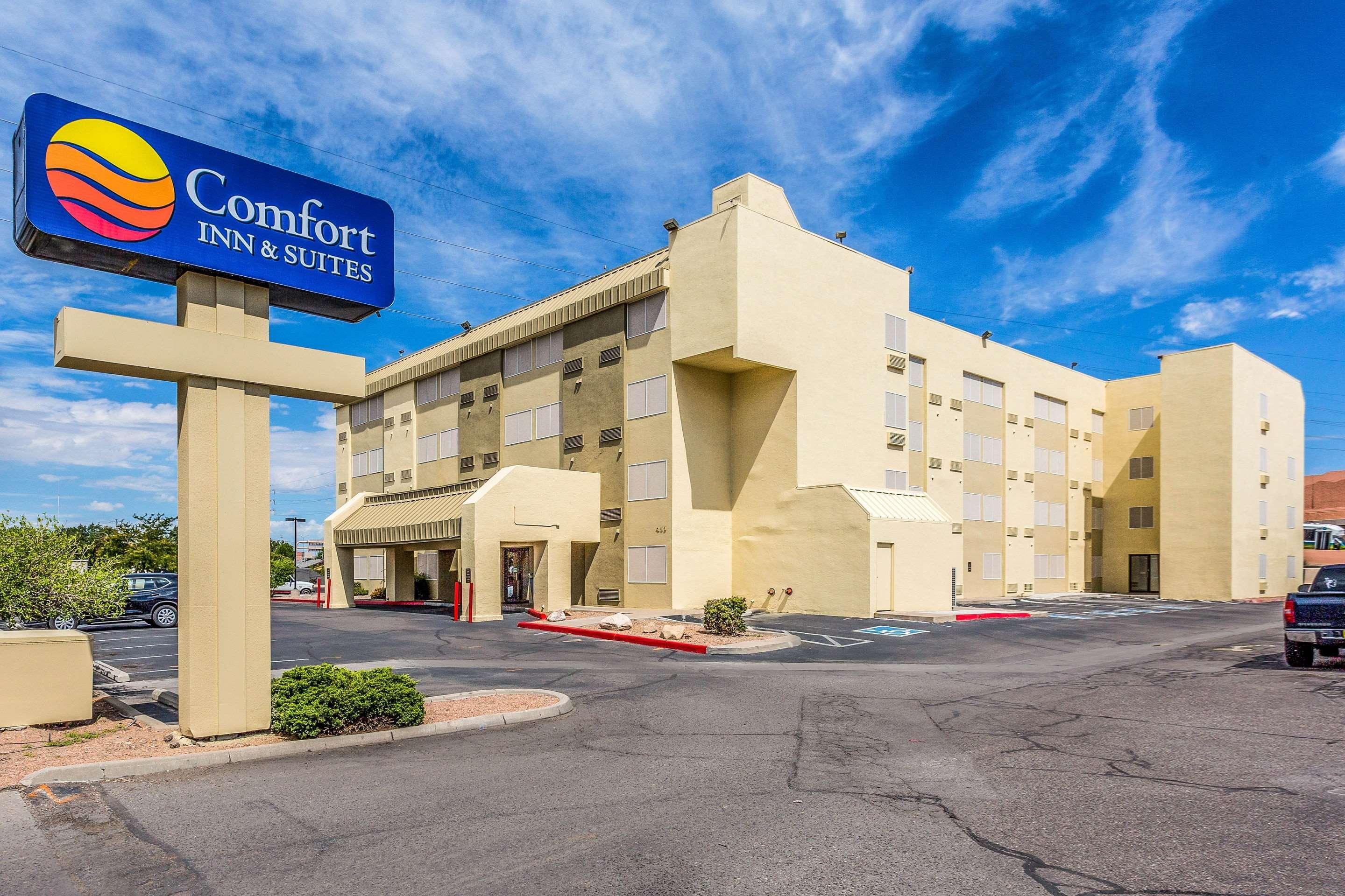 Comfort & Downtown Hotel