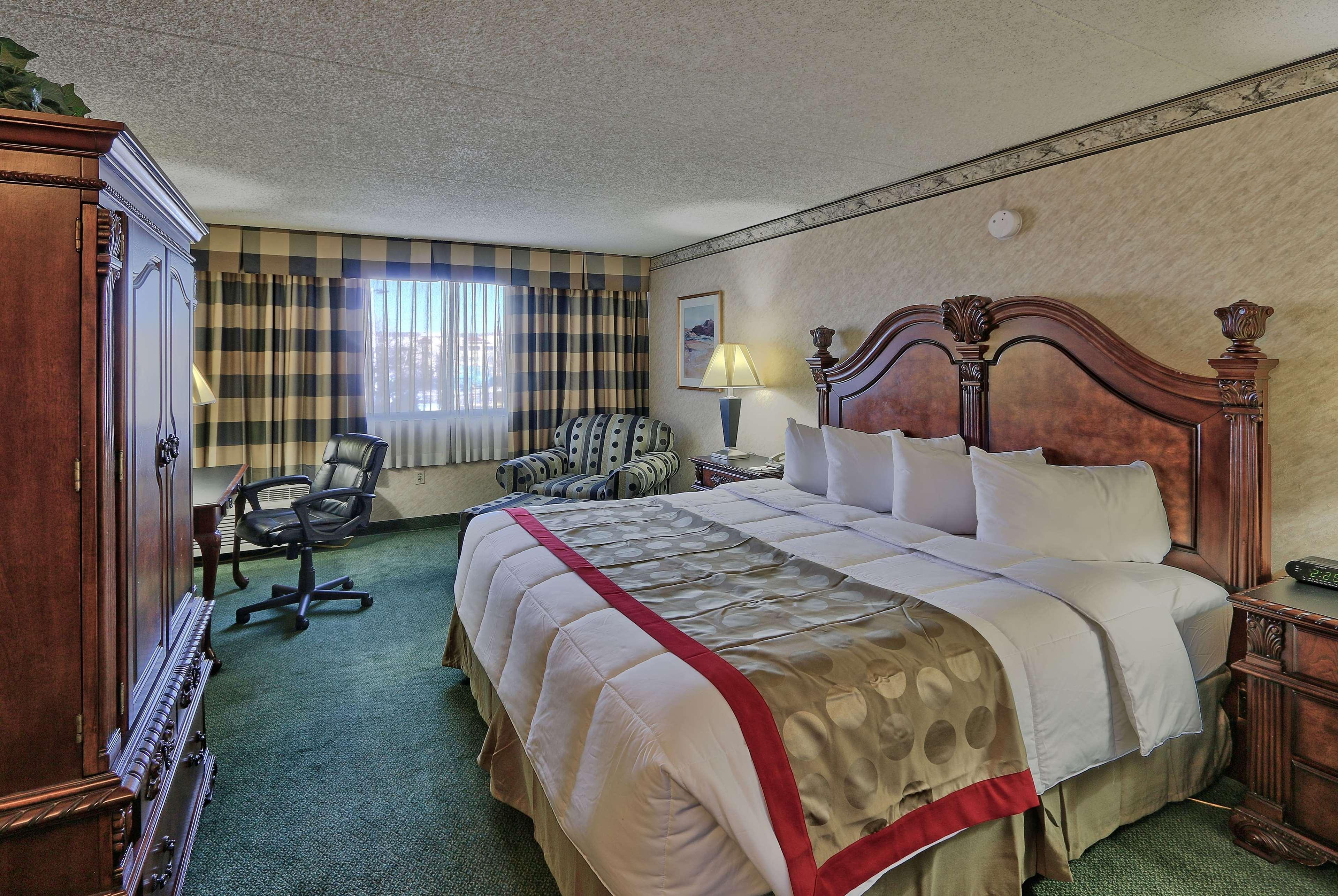 Ramada By Wyndham Midtown Hotel Albuquerque