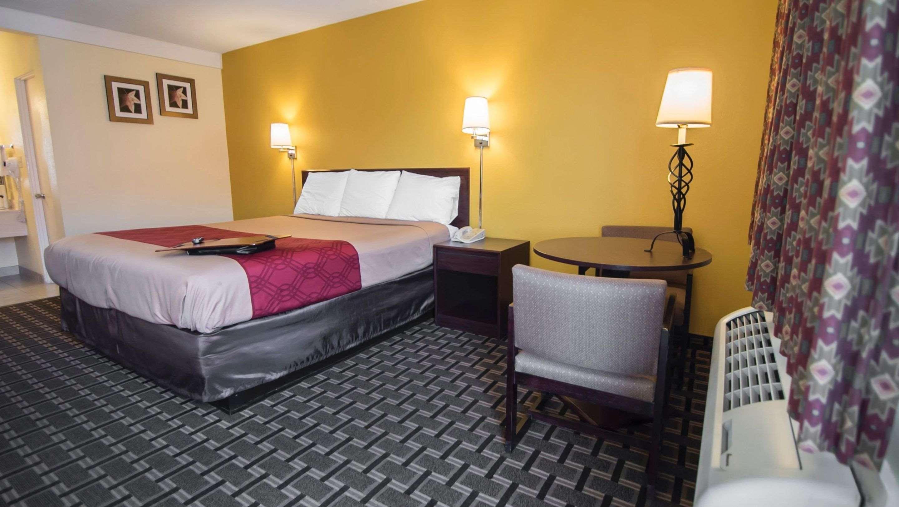 Motel Super 8 By Wyndham Downtown Albuquerque