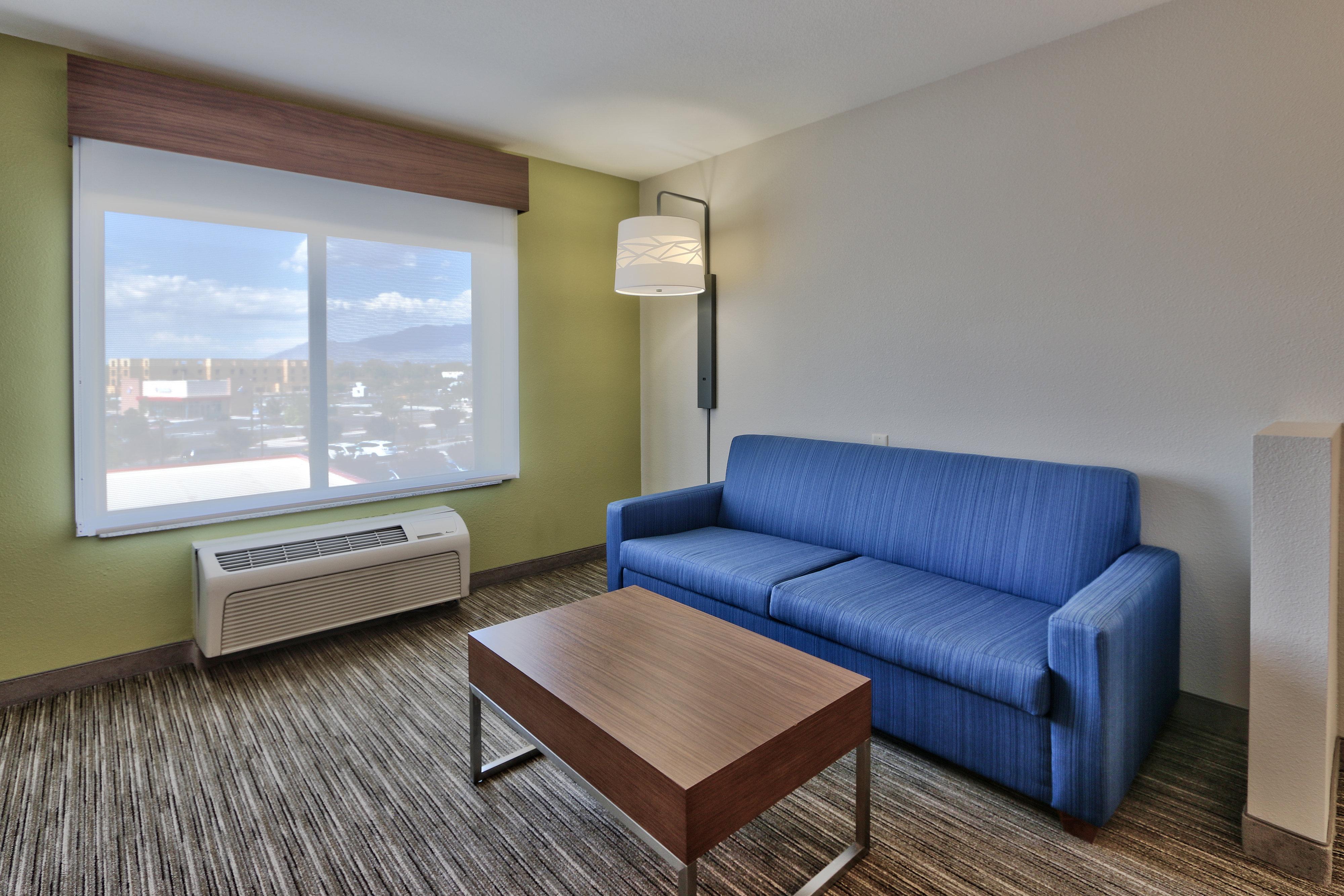 Hotel Express & Historic Old Town By Ihg 3*