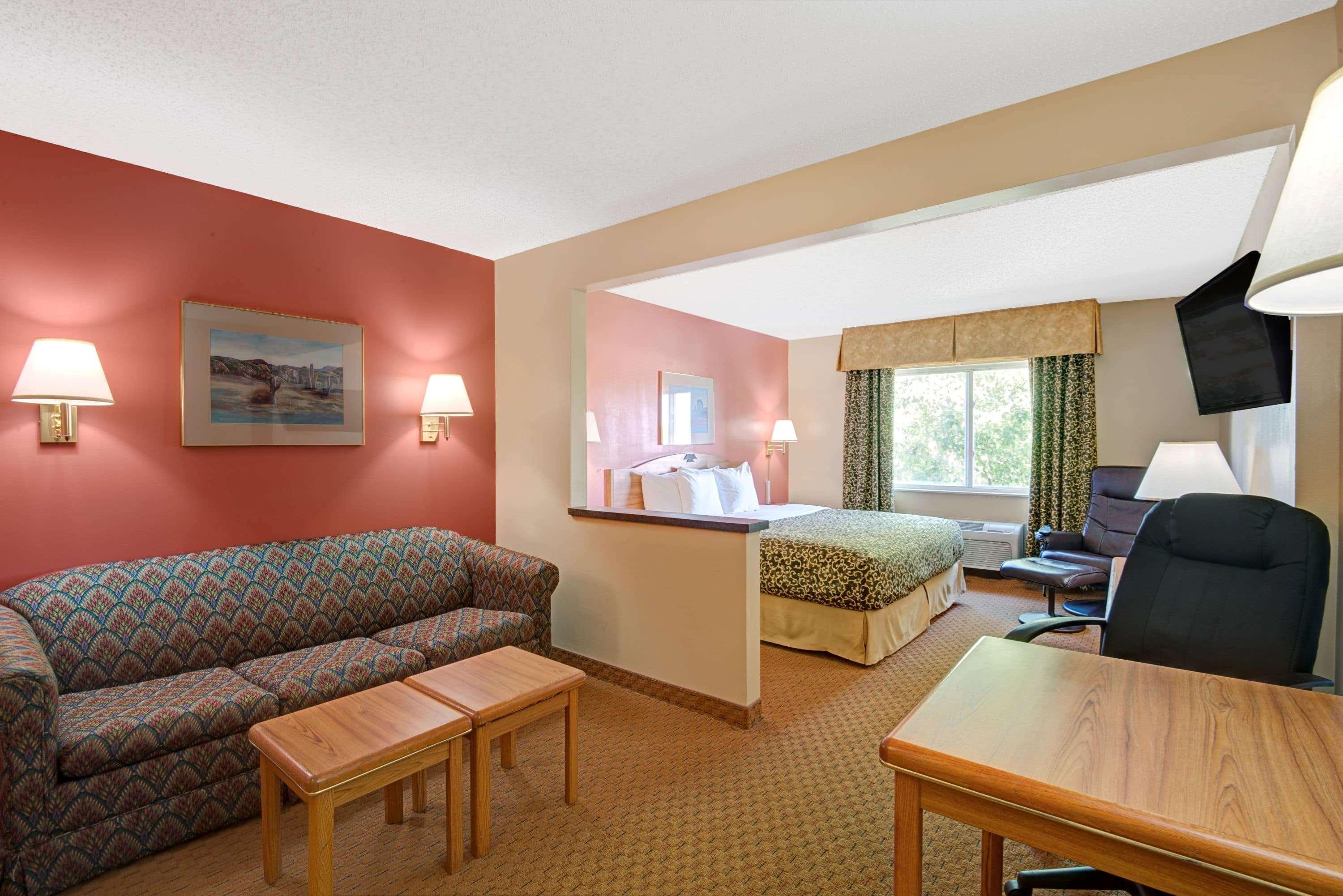 Hotel Days & By Wyndham Airport Albuquerque
