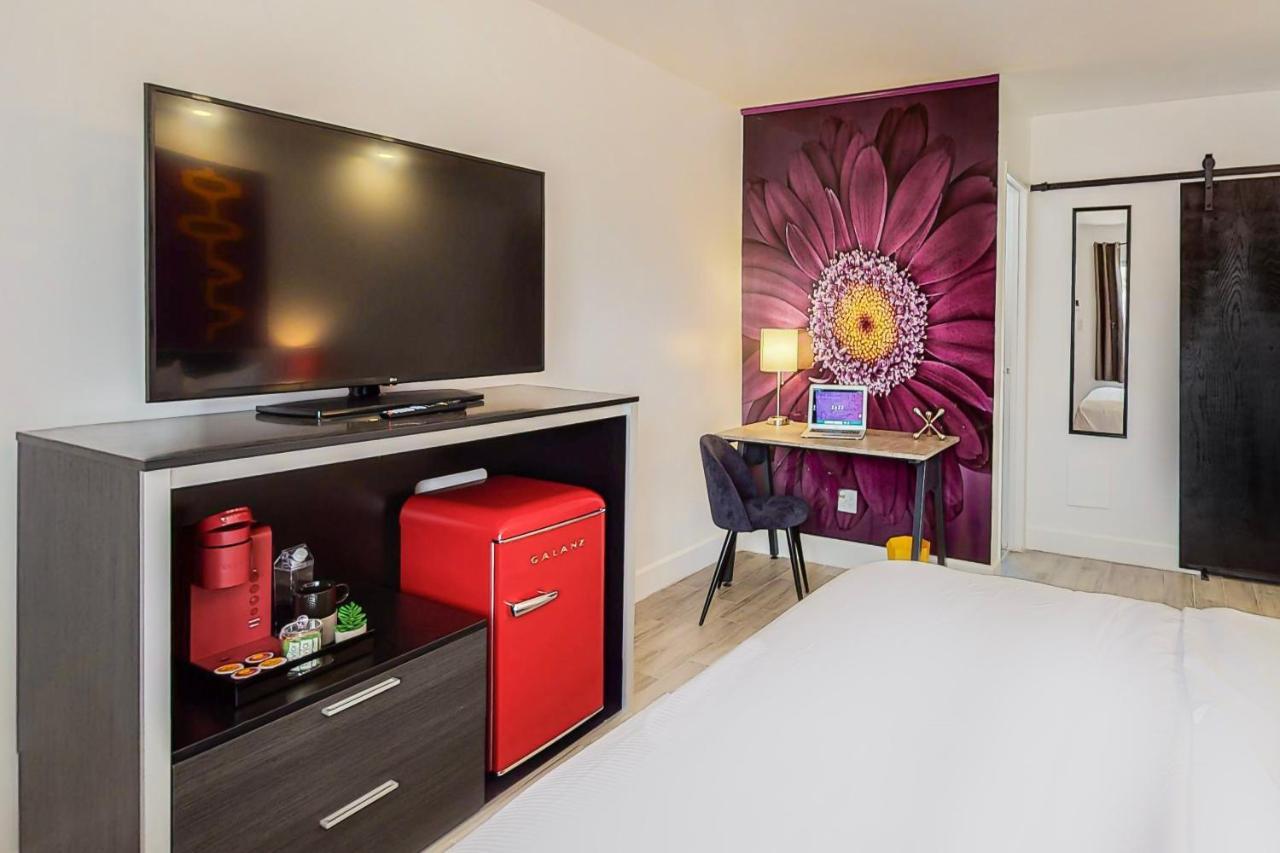 Zazz Hotel