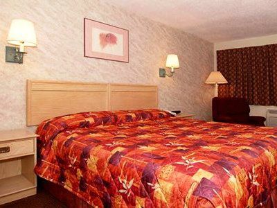 Motel Super 8 By Wyndham Downtown 2*
