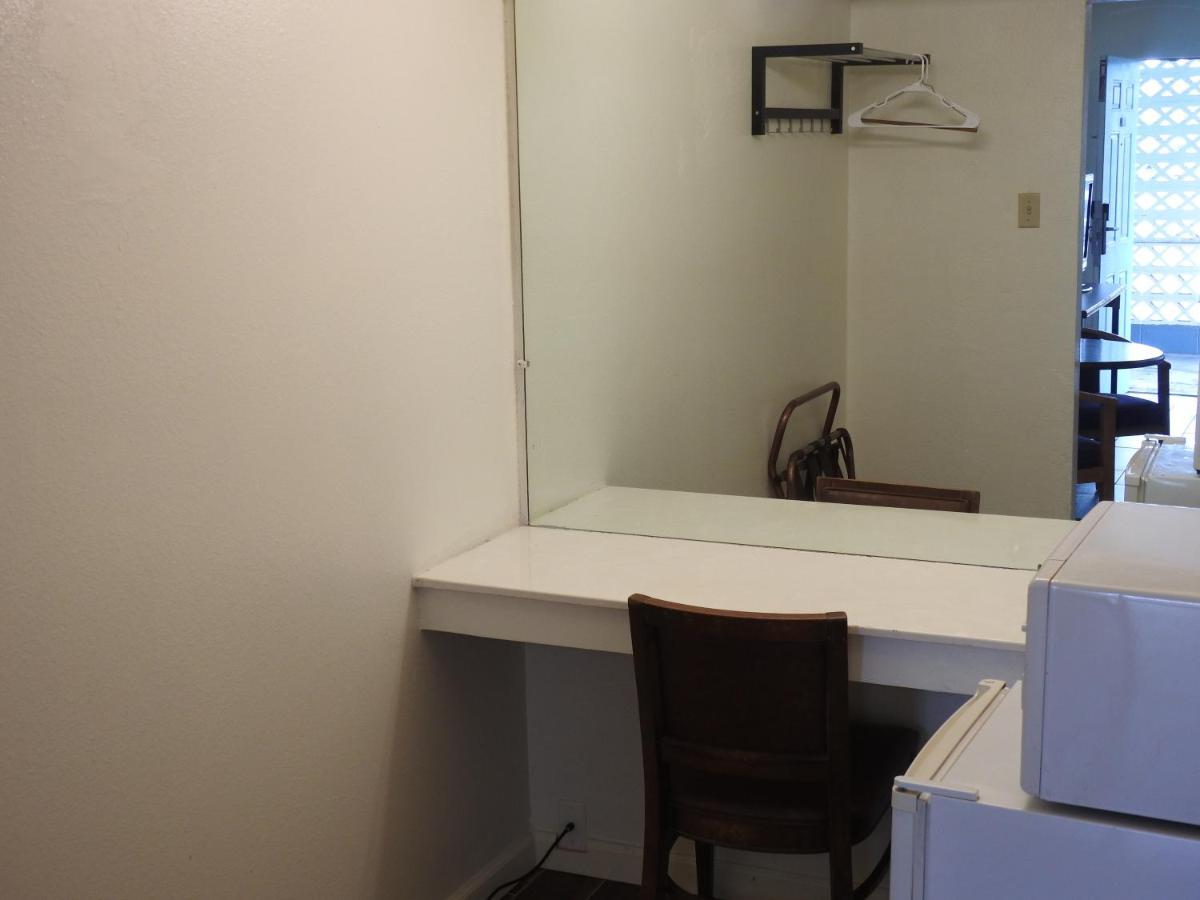 Inn Downtown 2*