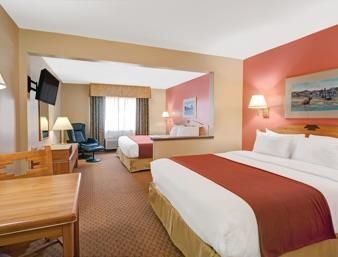 Days & By Wyndham Airport