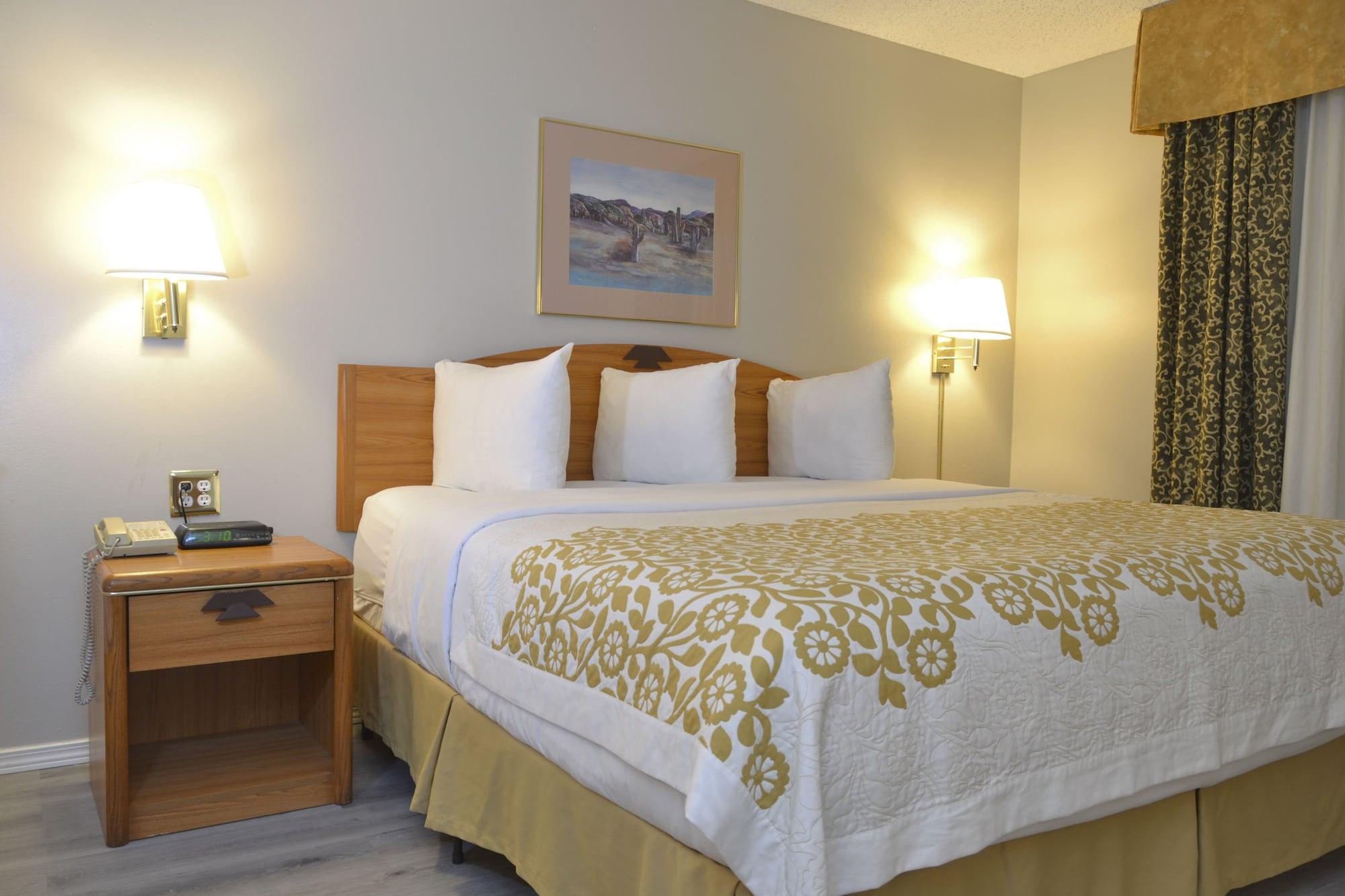Hotel Days & By Wyndham Airport 2*