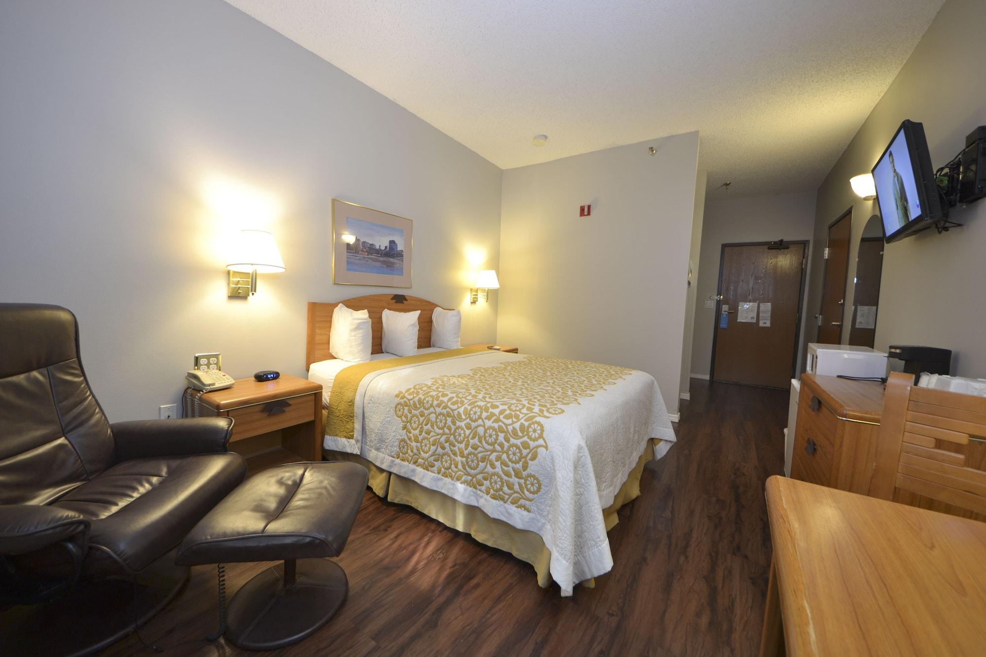 Hotel Days & By Wyndham Airport 2*