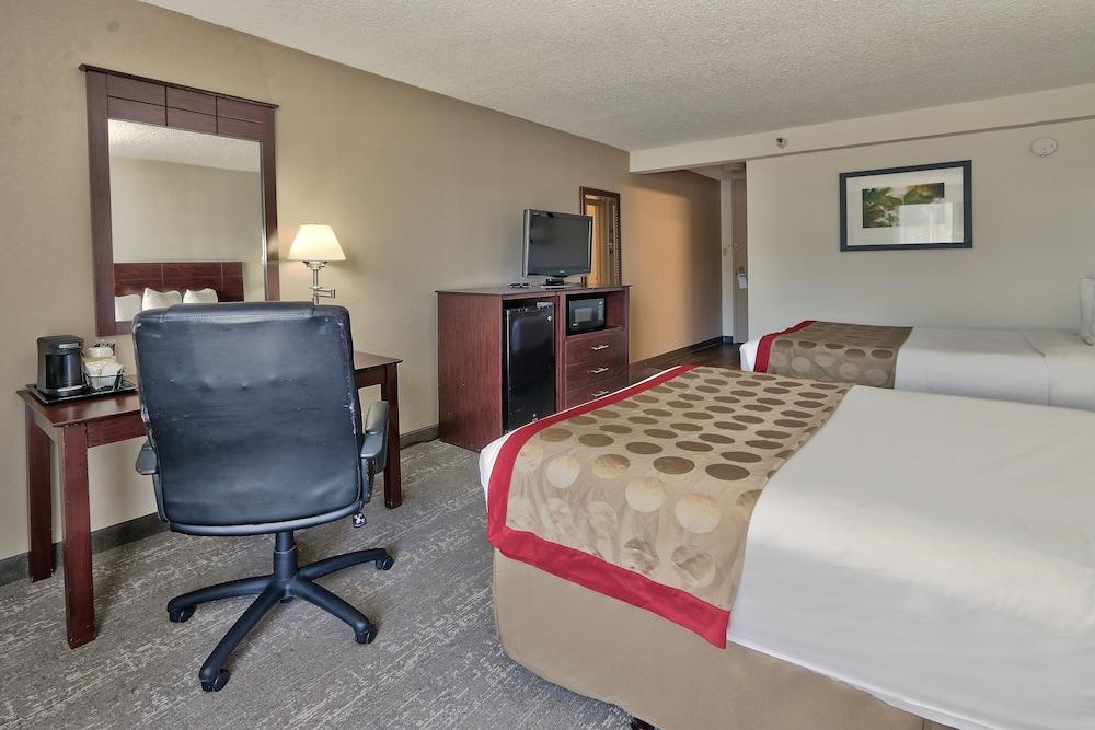 Ramada By Wyndham Midtown