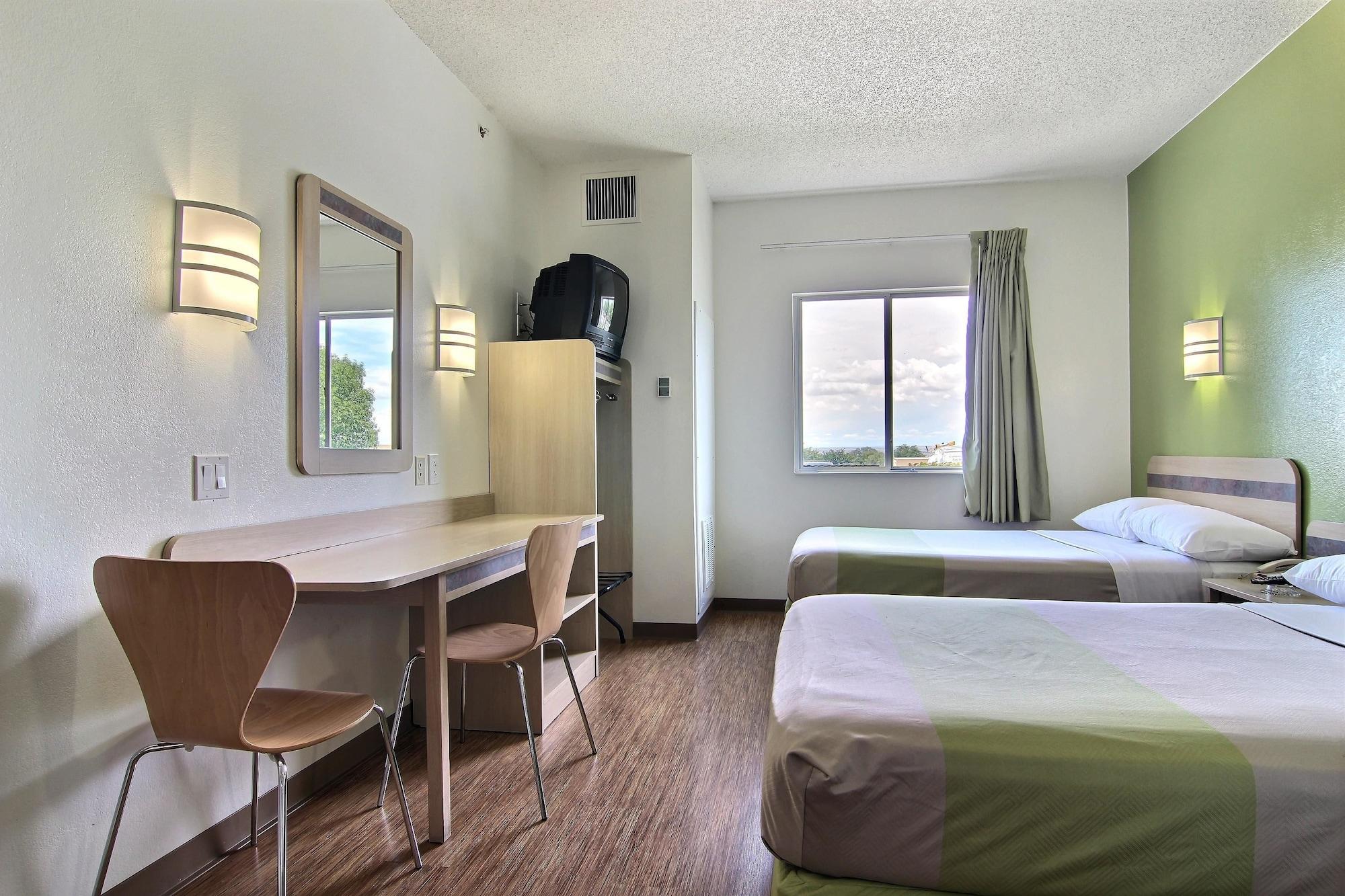 Hotel 6-albuquerque, Nm - North Albuquerque