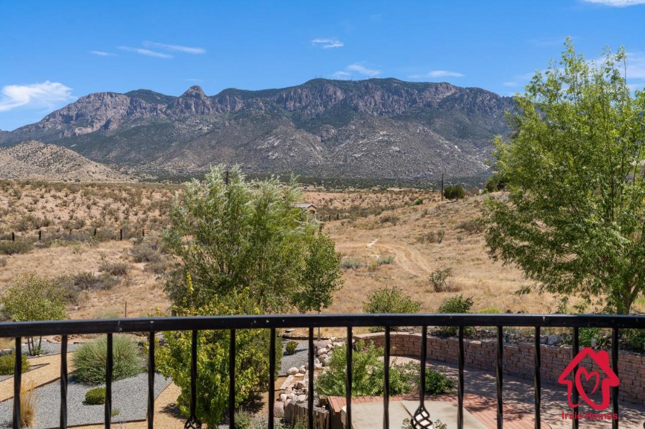 Elena's Sandia Sanctuary - An Irvie Holiday home *