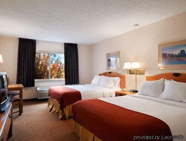 Days & By Wyndham Airport Hotel 2*
