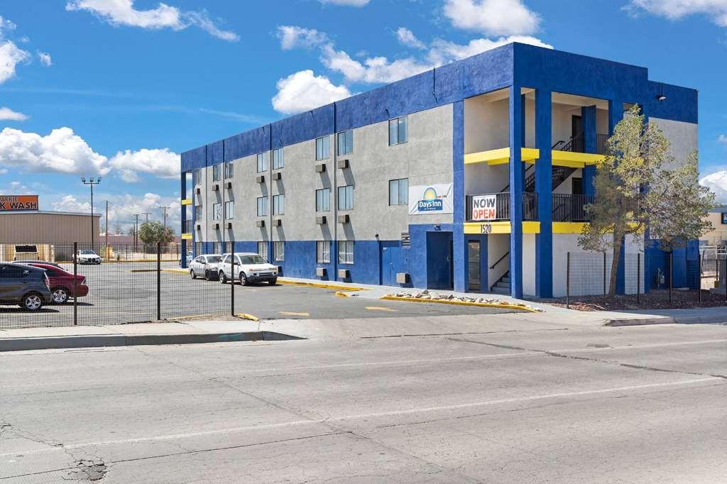 Hotel Days I-25