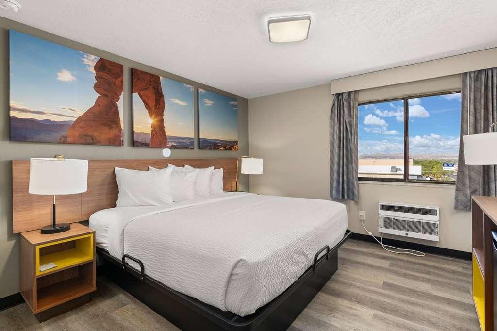 Days I-25 Hotel *