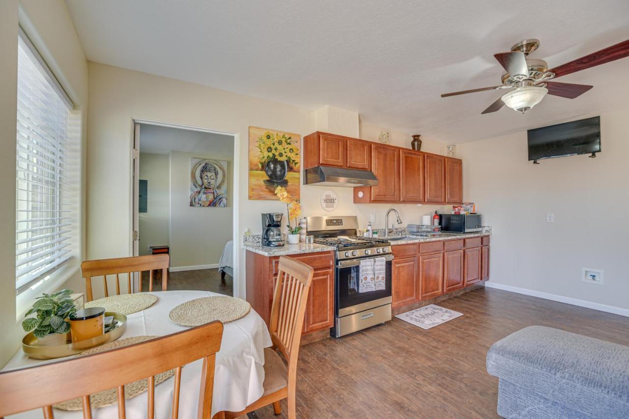 Holiday home Sunlit Retreat 3 Mi To Old Town!