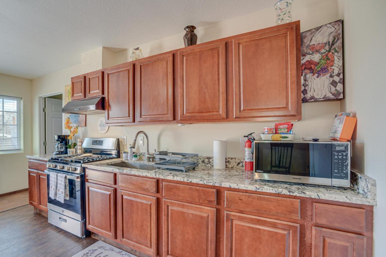 Holiday home Sunlit Retreat 3 Mi To Old Town! *