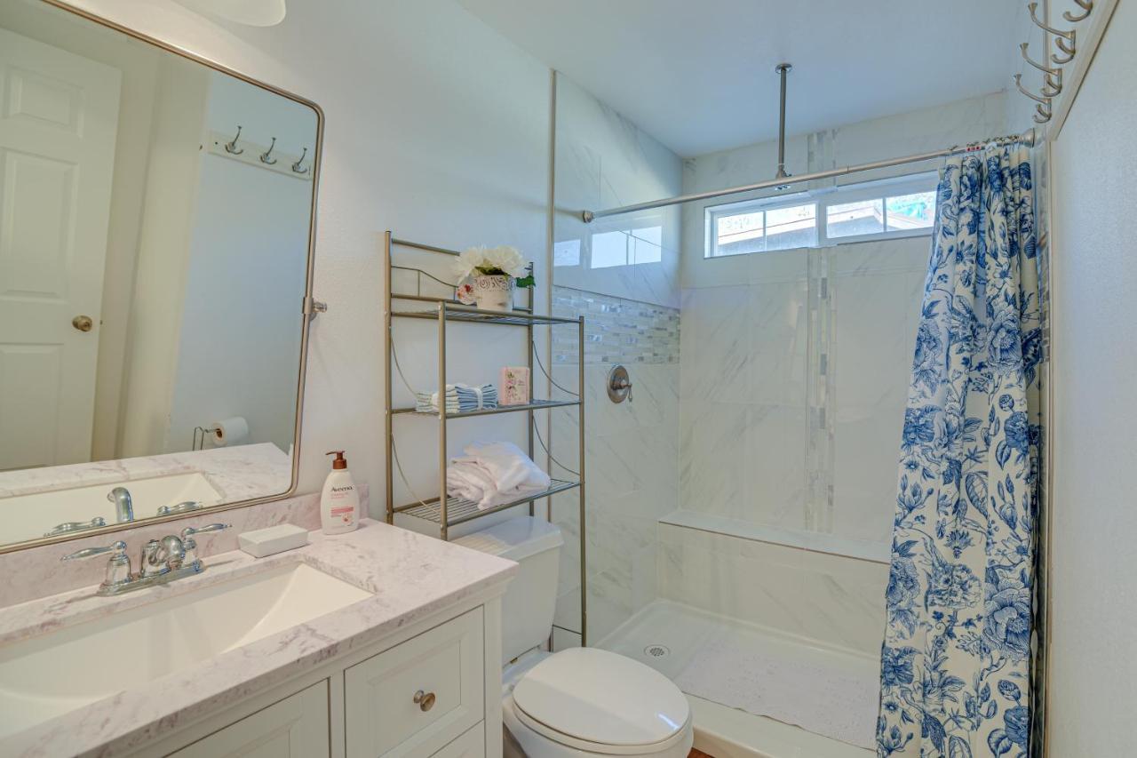Sunlit Retreat 3 Mi To Old Town! Holiday home *