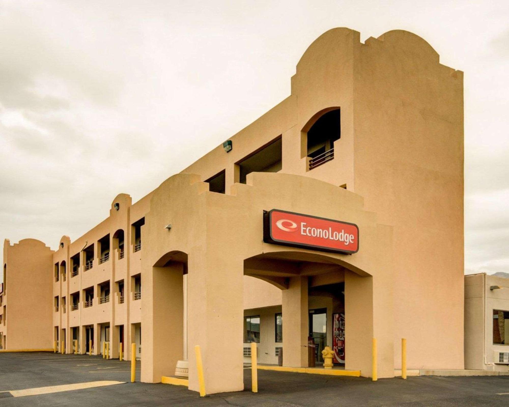 Econo East Motel