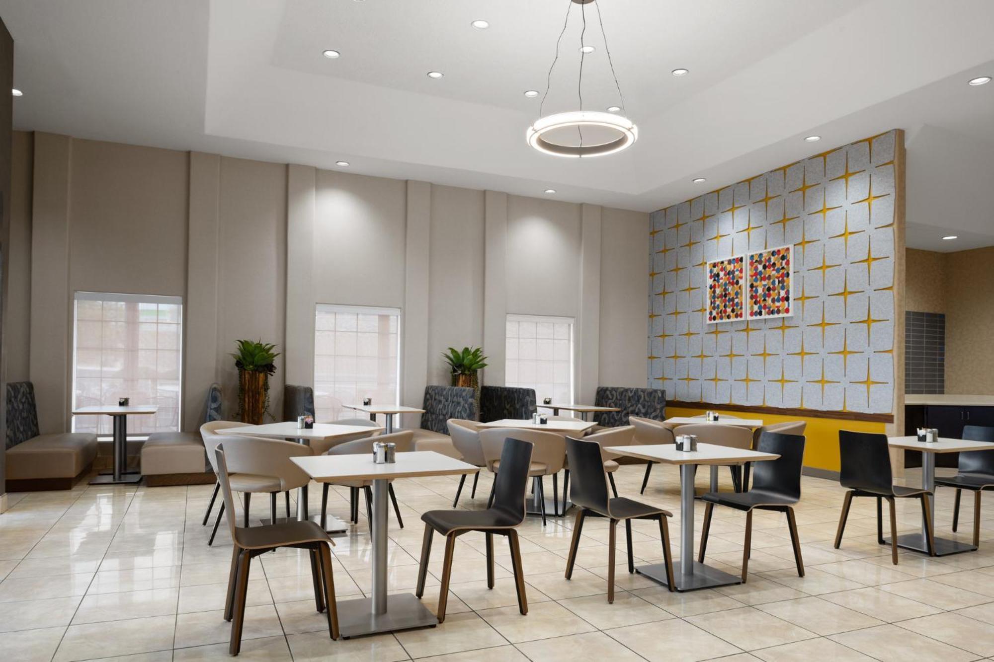 Hotel & Airport By Ihg 3*