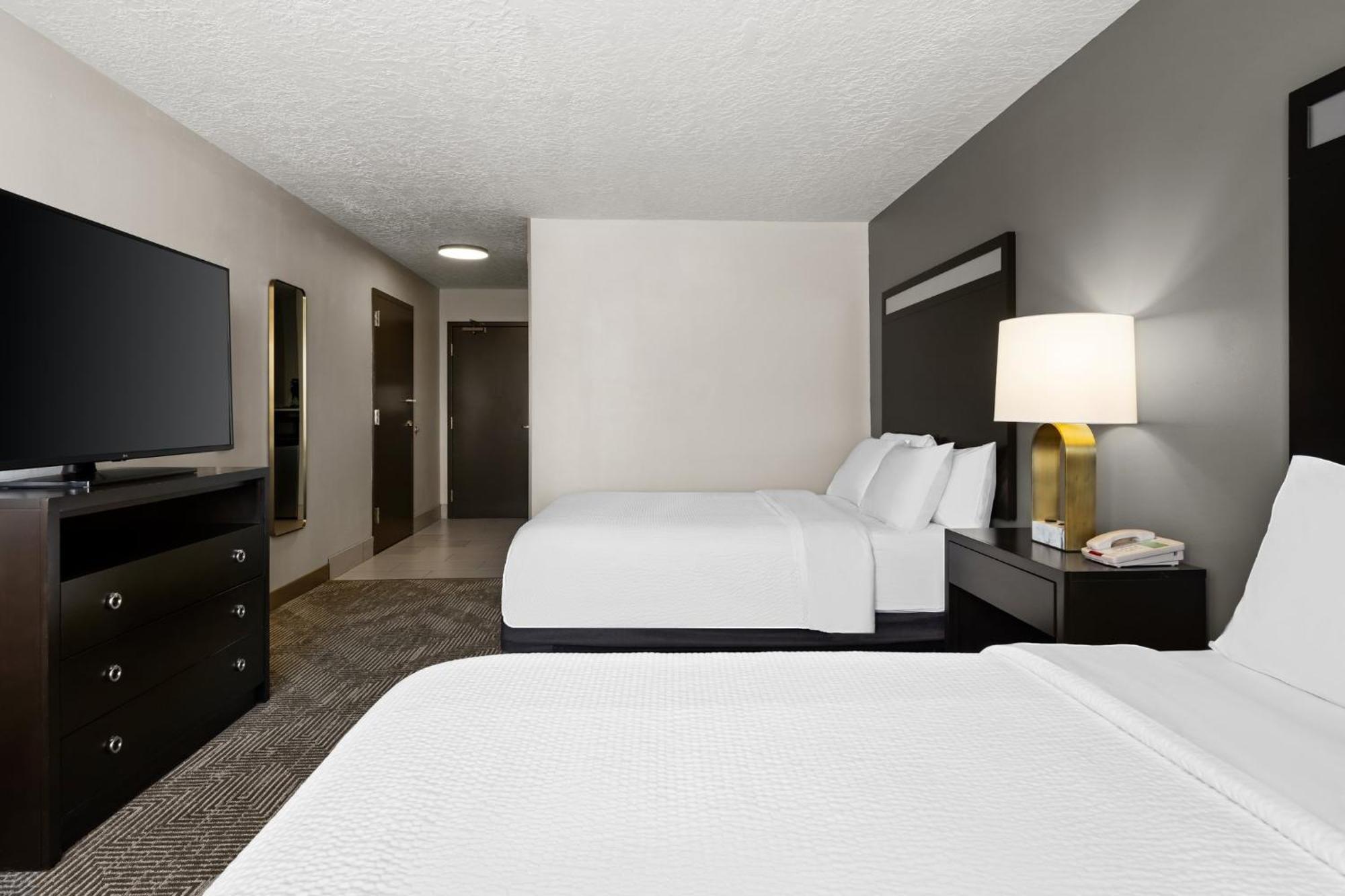 & Airport By Ihg Hotel Albuquerque