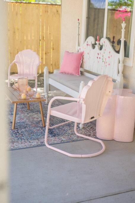 50 Shades Of Pink-hot Tub! *