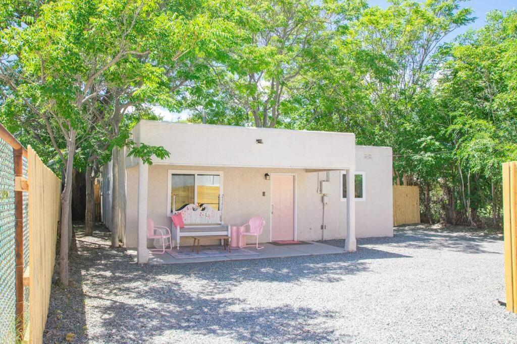 50 Shades Of Pink-hot Tub! Holiday home Albuquerque