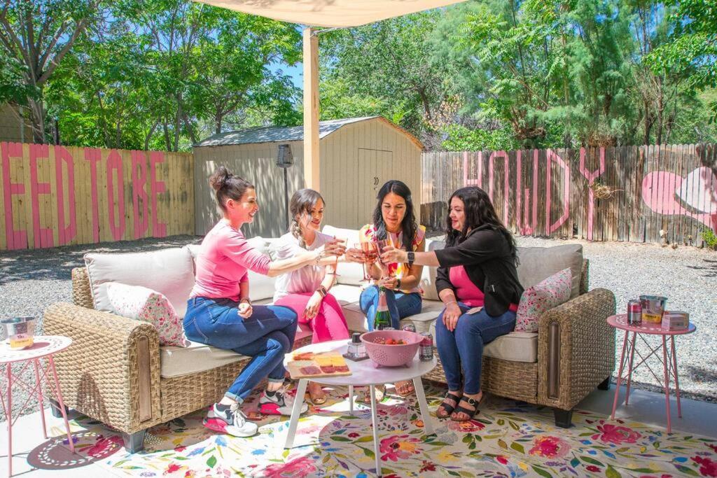 50 Shades Of Pink-hot Tub! * Albuquerque