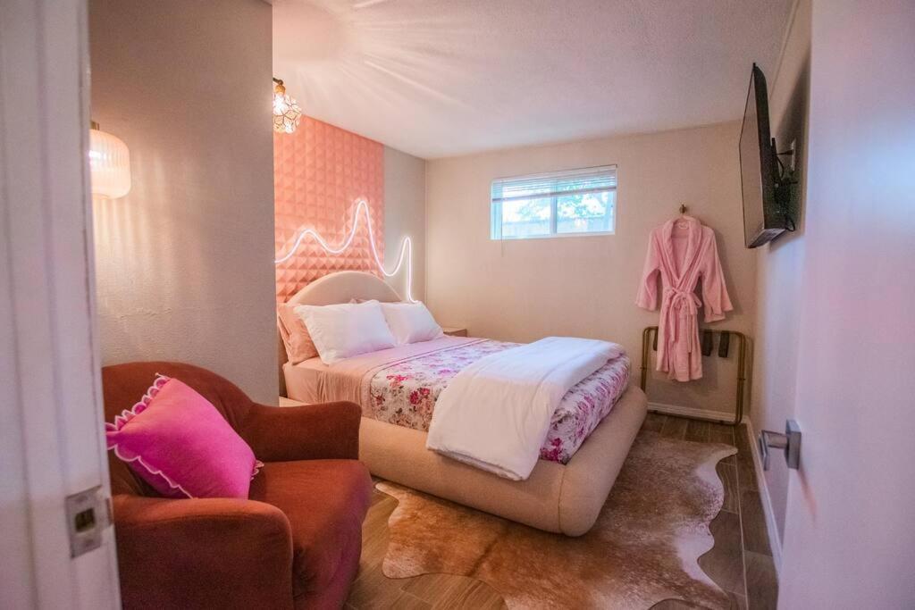 50 Shades Of Pink-hot Tub! *