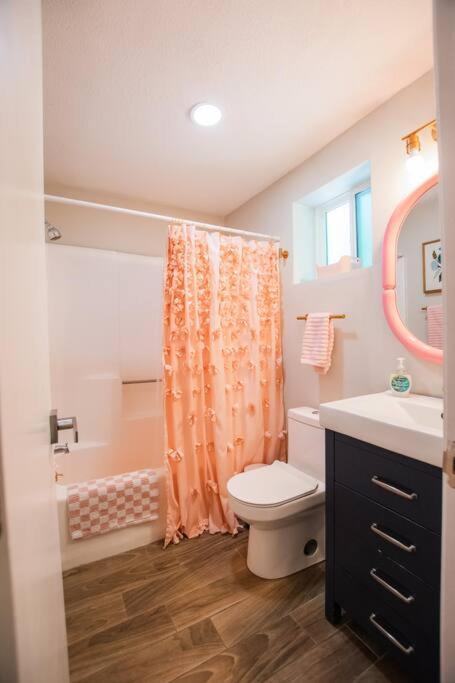 50 Shades Of Pink-hot Tub! Albuquerque