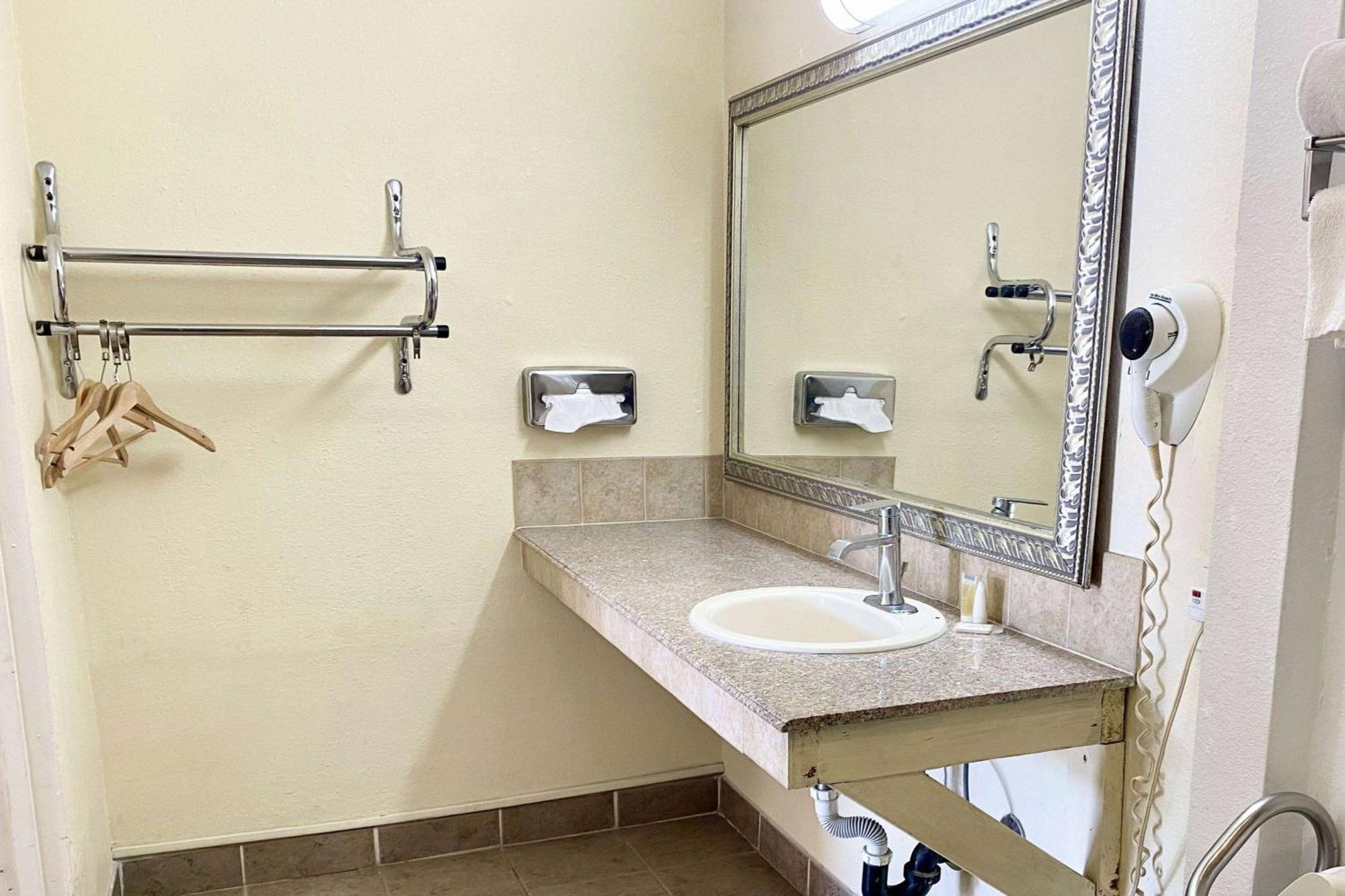 Super 8 By Wyndham Downtown Albuquerque