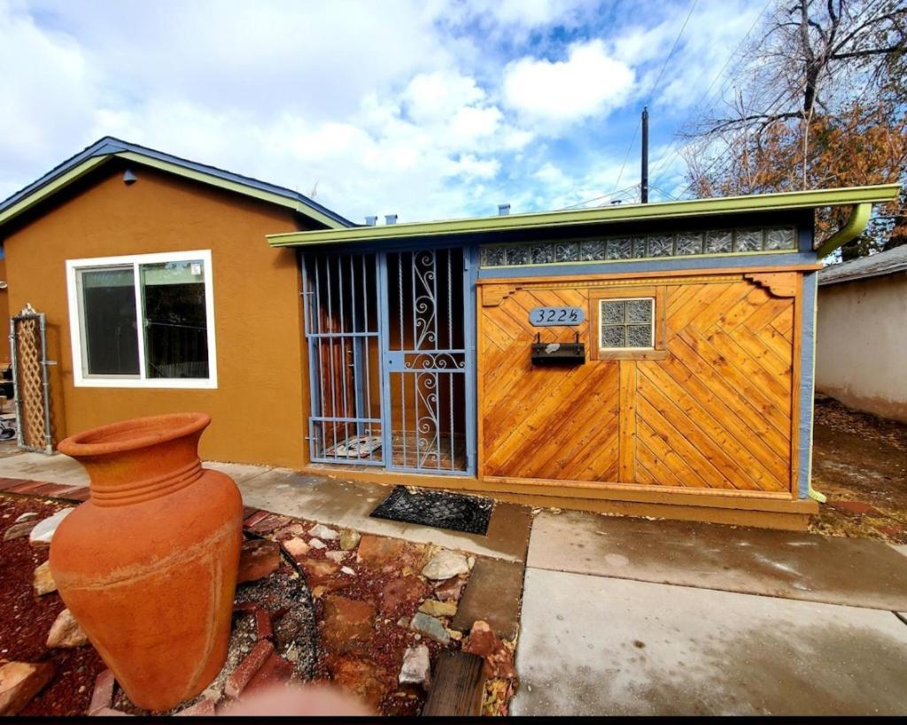 Pet Friendly Modern Casita In Heart Of Nob Hill