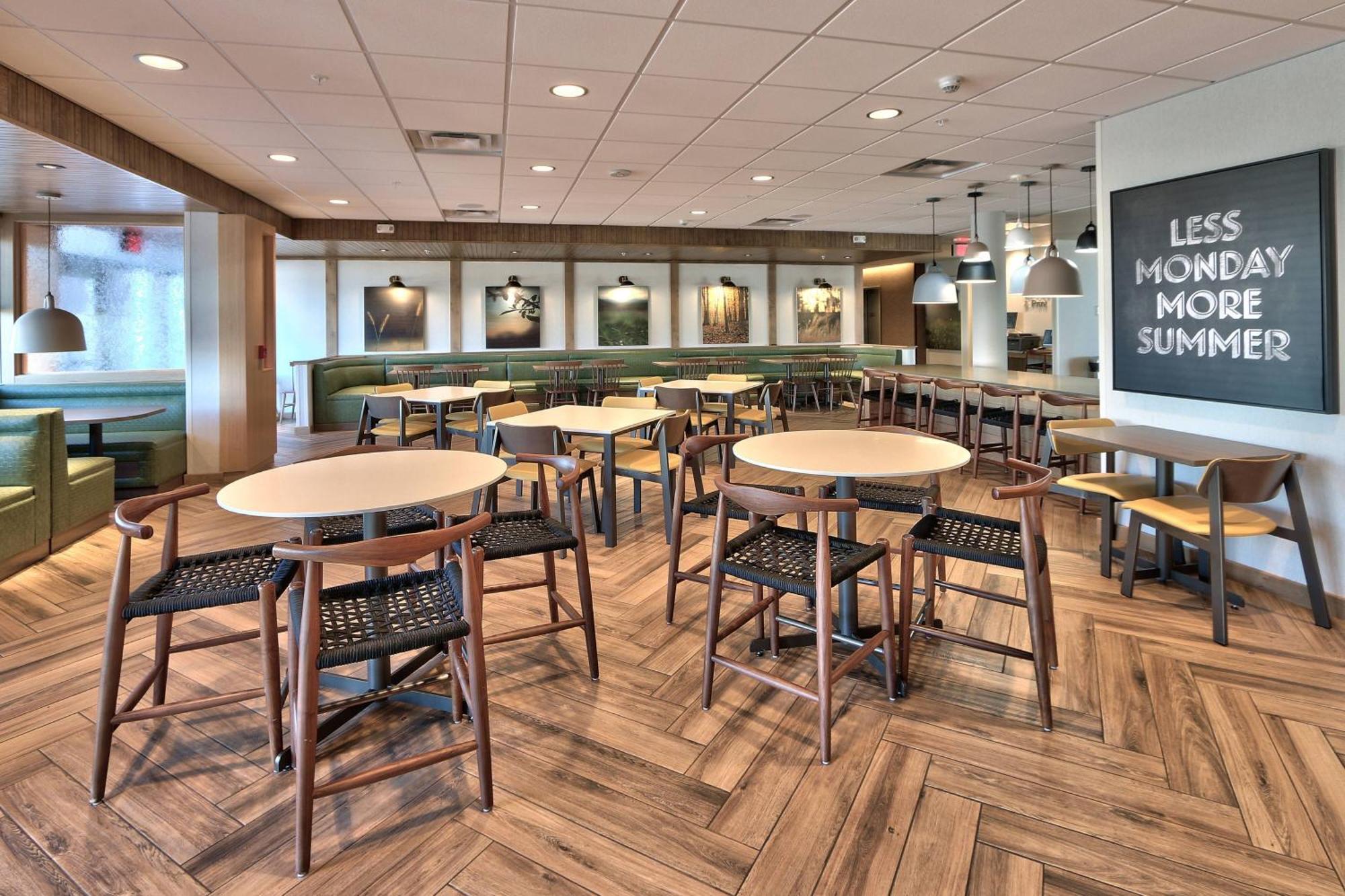 Fairfield & By Marriott North 3*