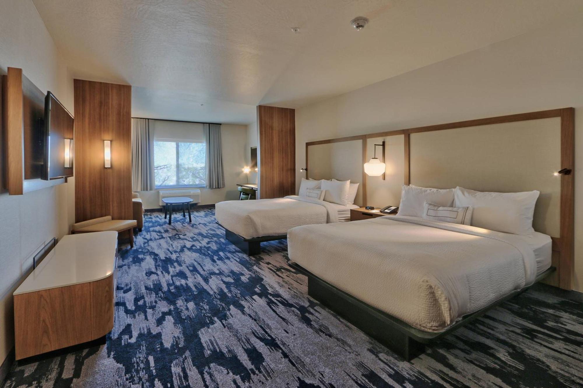 Hotel Fairfield & By Marriott North 3*