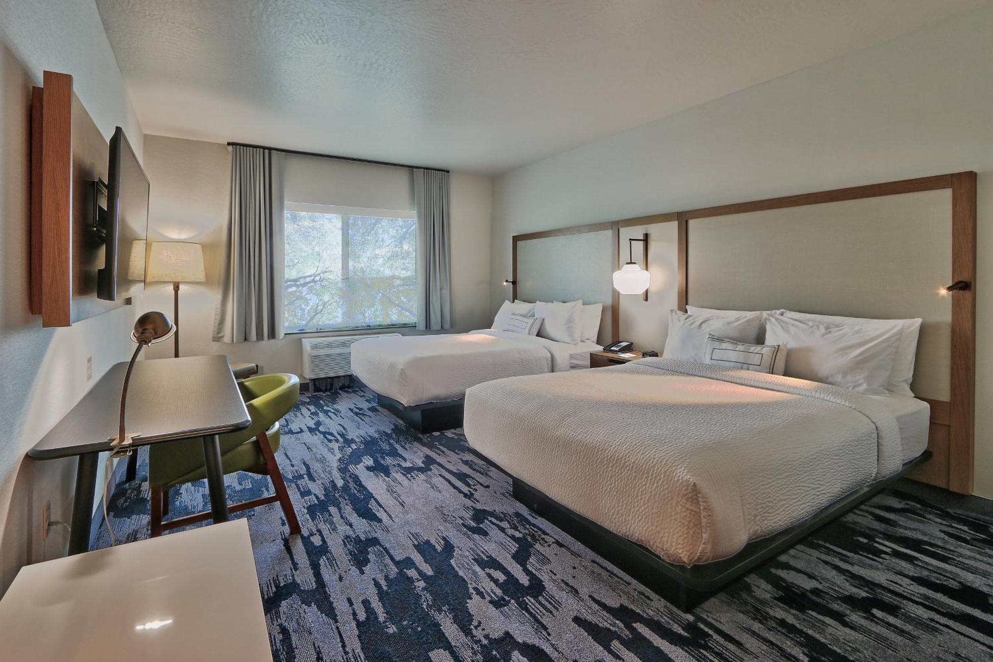 Hotel Fairfield & By Marriott North 3*