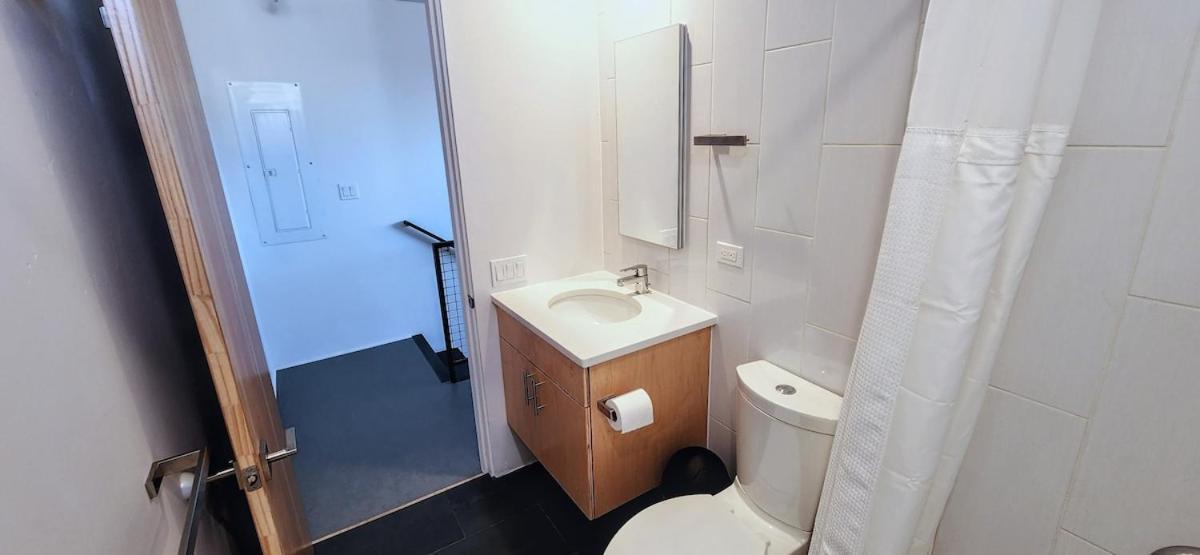 Chic Townhome Haven Rooted Downtown